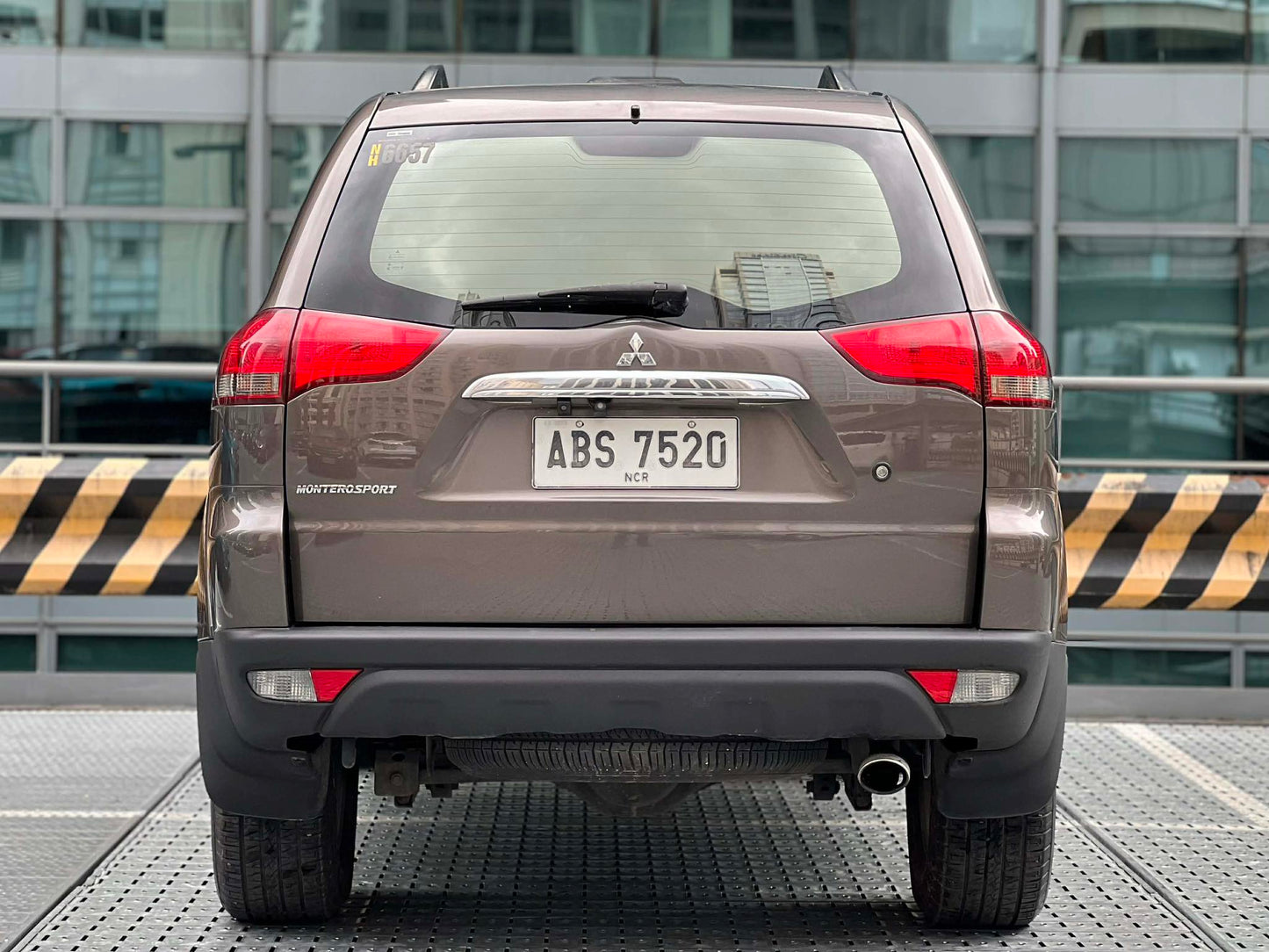 2015 Mitsubishi Montero 2.5 GLX, Automatic, Diesel