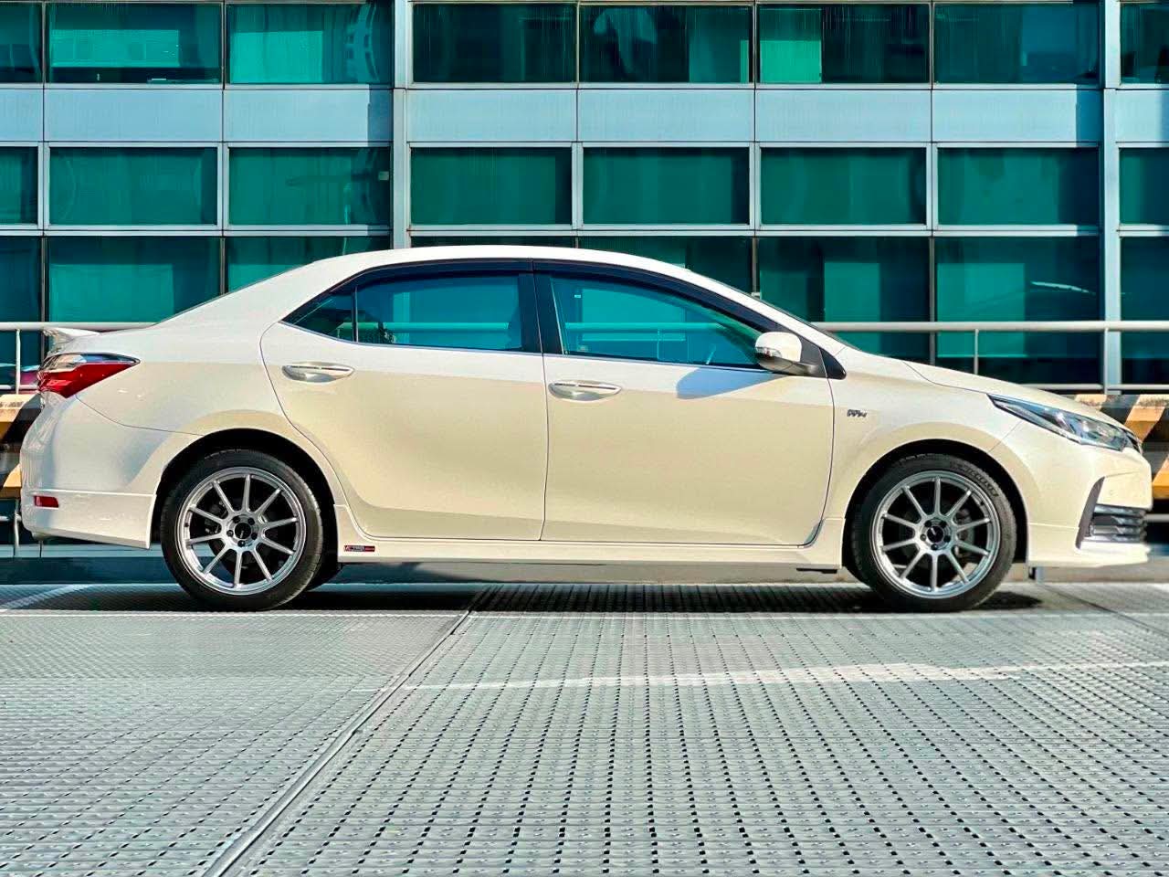 2018 Toyota Altis 2.0 V, Automatic, Gas