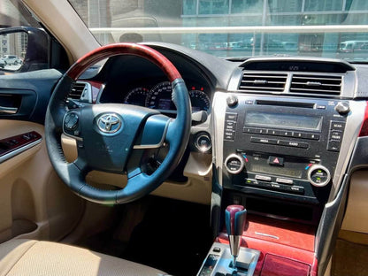 2014 Toyota Camry 2.4 V, Automatic, Gas