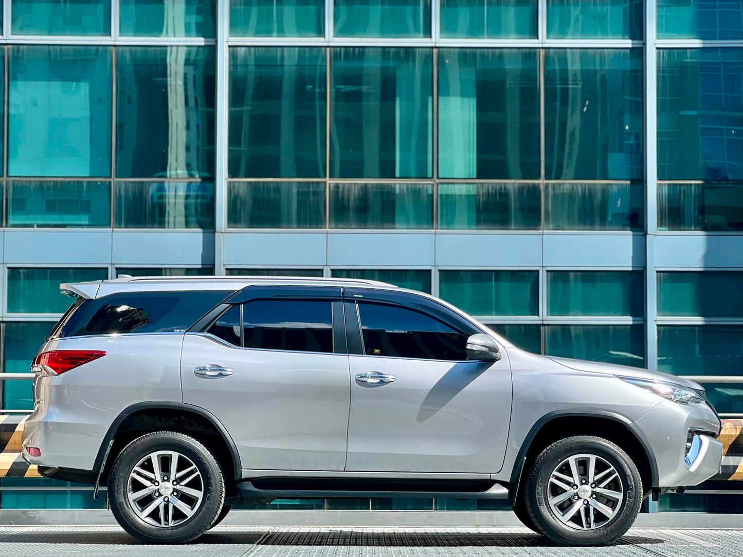 2017 Toyota Fortuner V 4x2 2.4, Automatic, Diesel