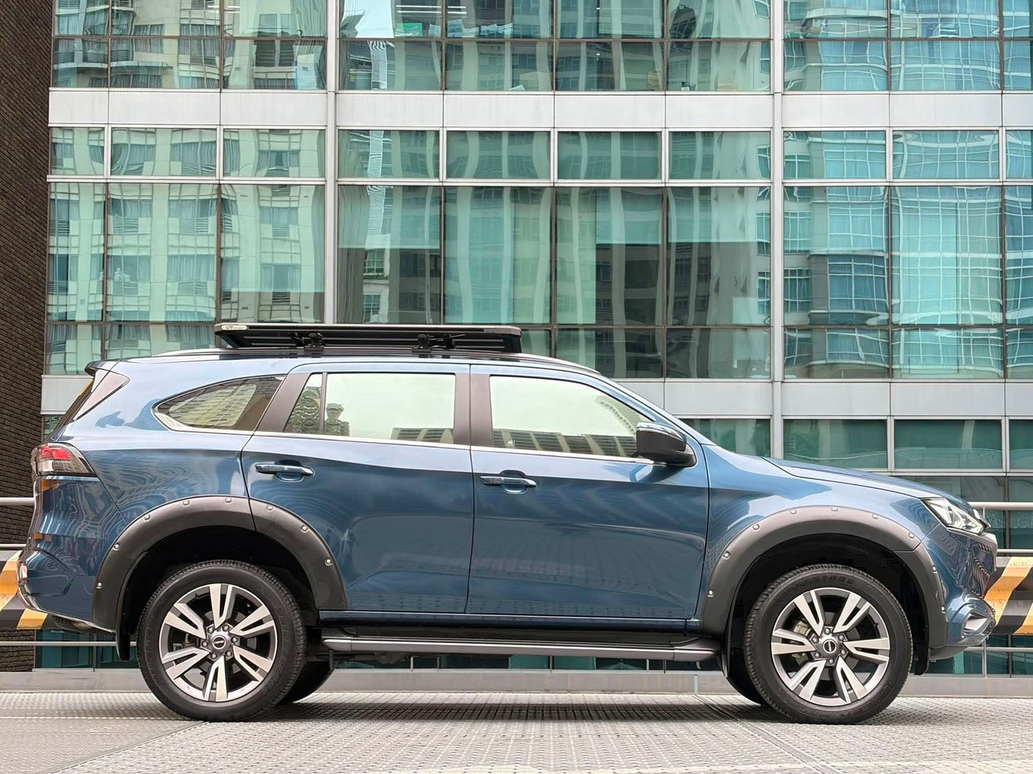 2023 Isuzu MU-X 3.0 4x2 LS-E, Automatic, Diesel