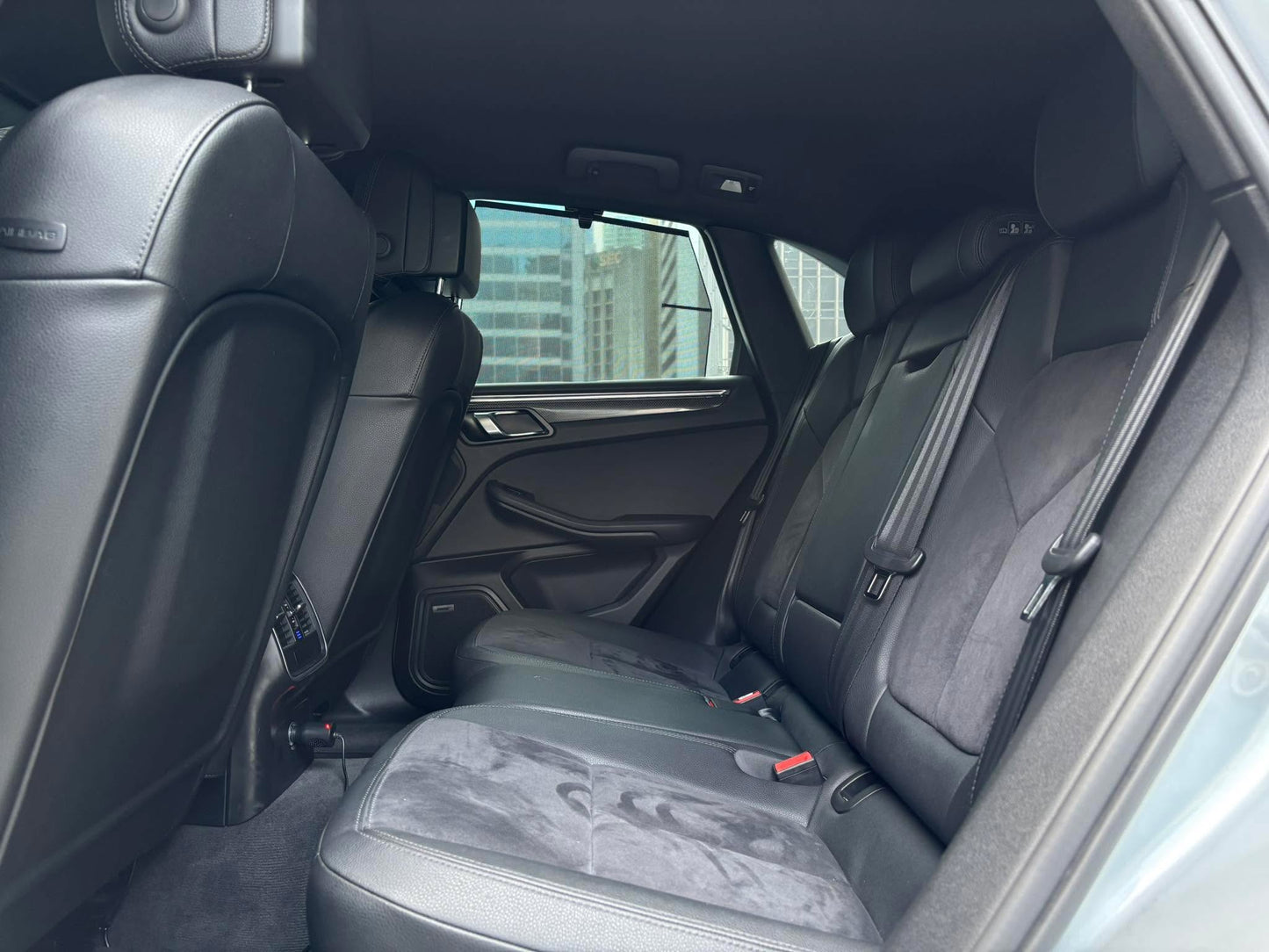 2016 Porsche Macan 2.0 Turbo, Automatic, Gas