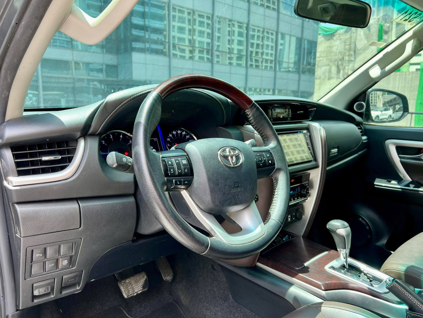 2018  Toyota Fortuner V 4x2 2.4, Automatic, Diesel