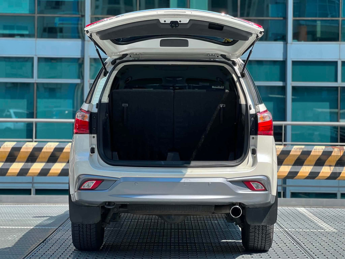 2018 Izuzu MUX 3.0 LS 4x2, Automatic, Diesel