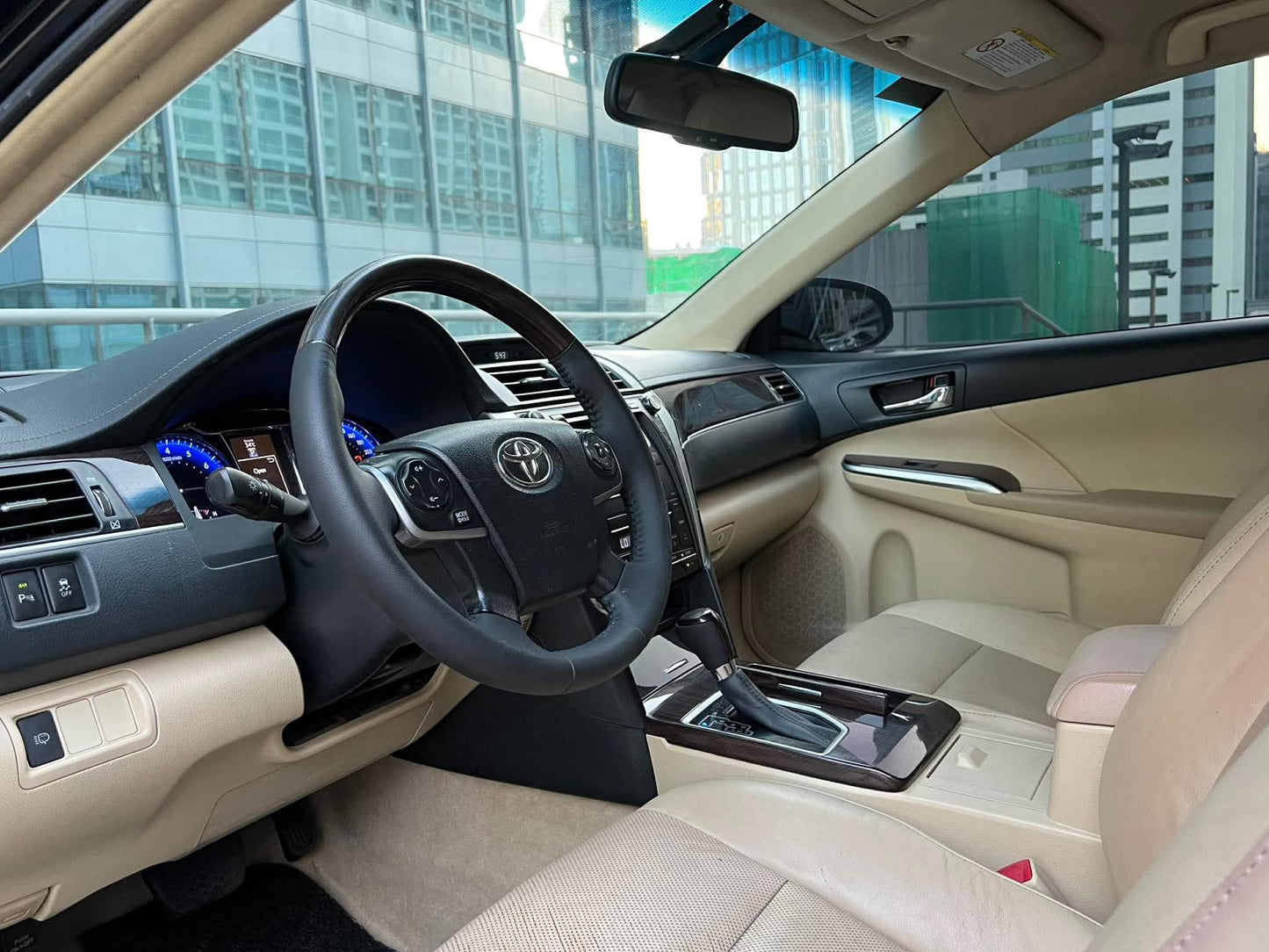 2018 Toyota Camry 2.5 V, Automatic, Gas