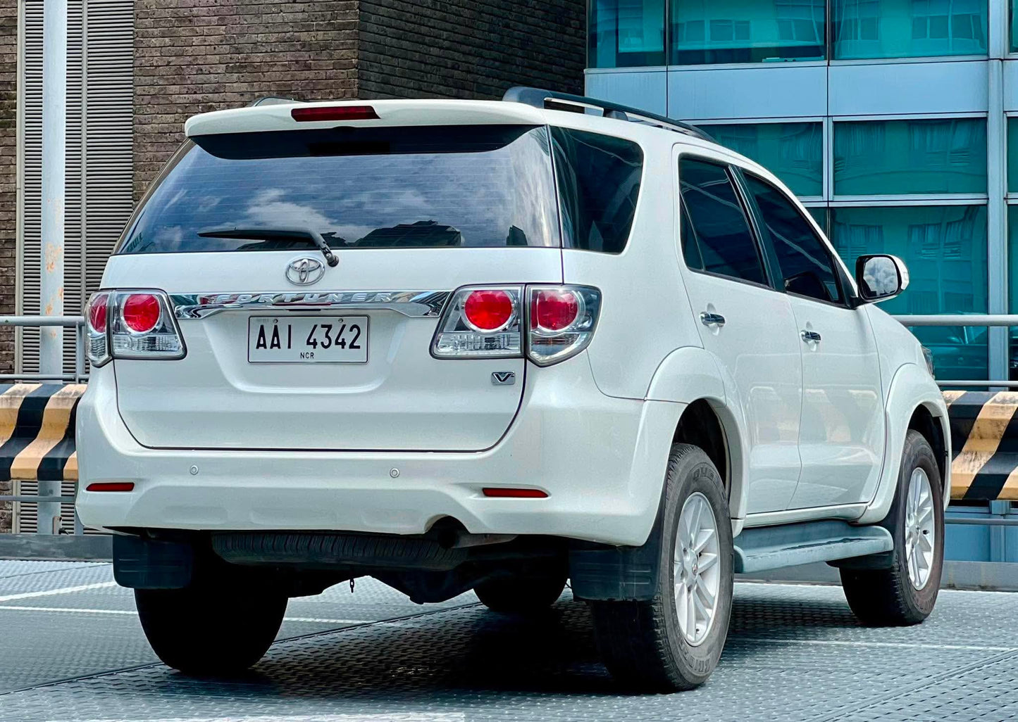 2014 Toyota Fortuner V 4x2 2.5, Automatic, Diesel