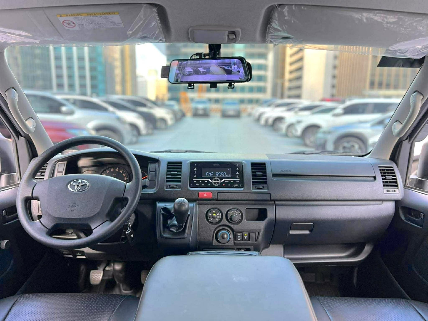 2025 Toyota HiAce Commuter 3.0, Manual, Diesel