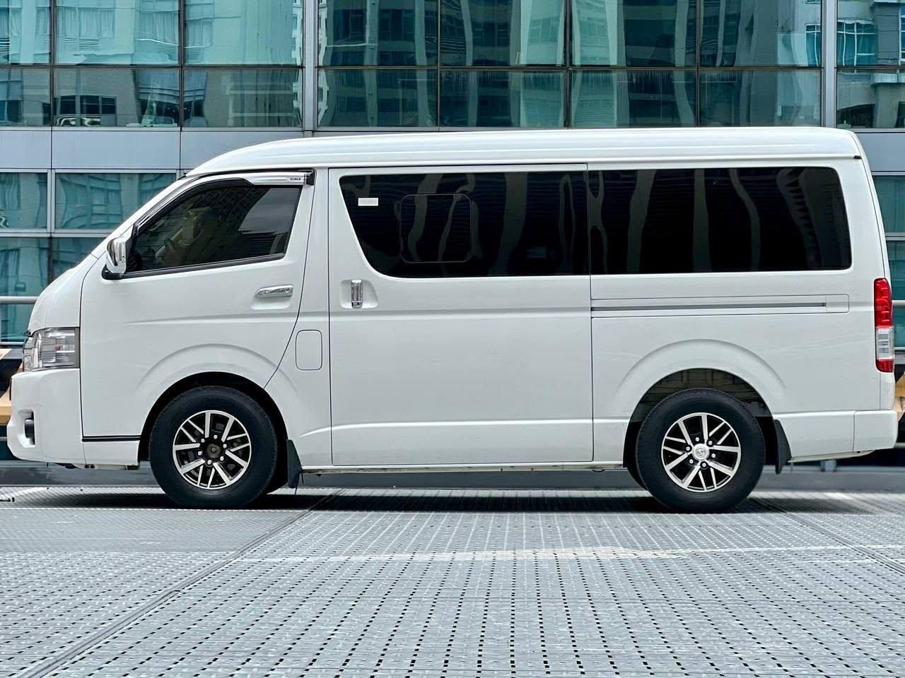 2018 Toyota Super Grandia 3.0, Automatic, Diesel