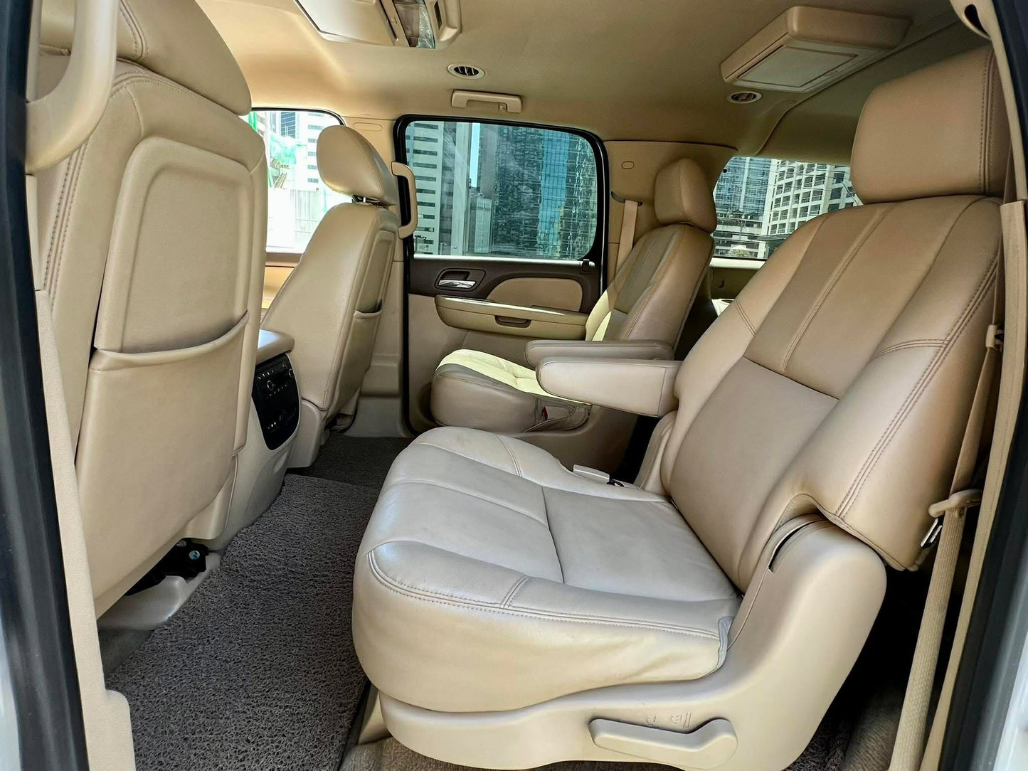 2012 Chevrolet Suburban 4x4  V8 Z71 5.3, Automatic, Gas