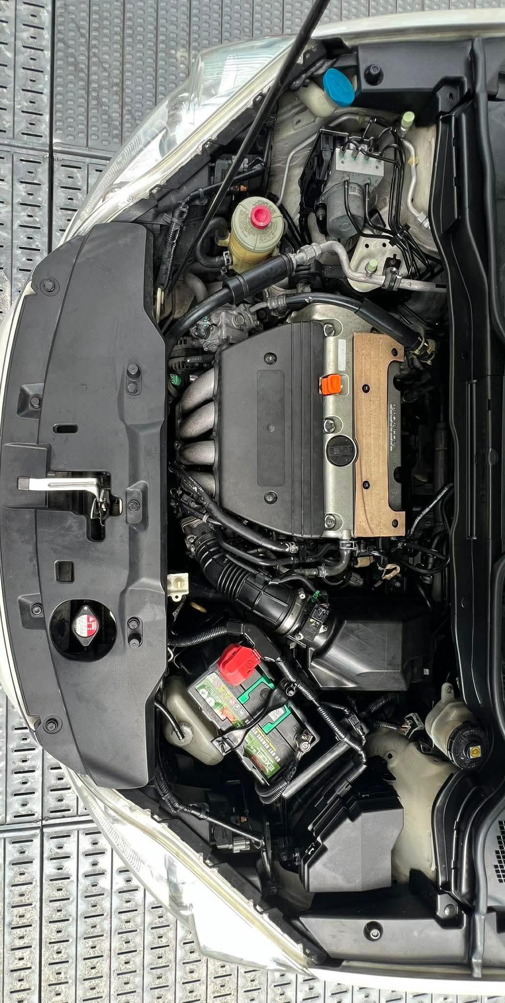 2011 Honda CRV 2.4 AWD, Automatic, Gas