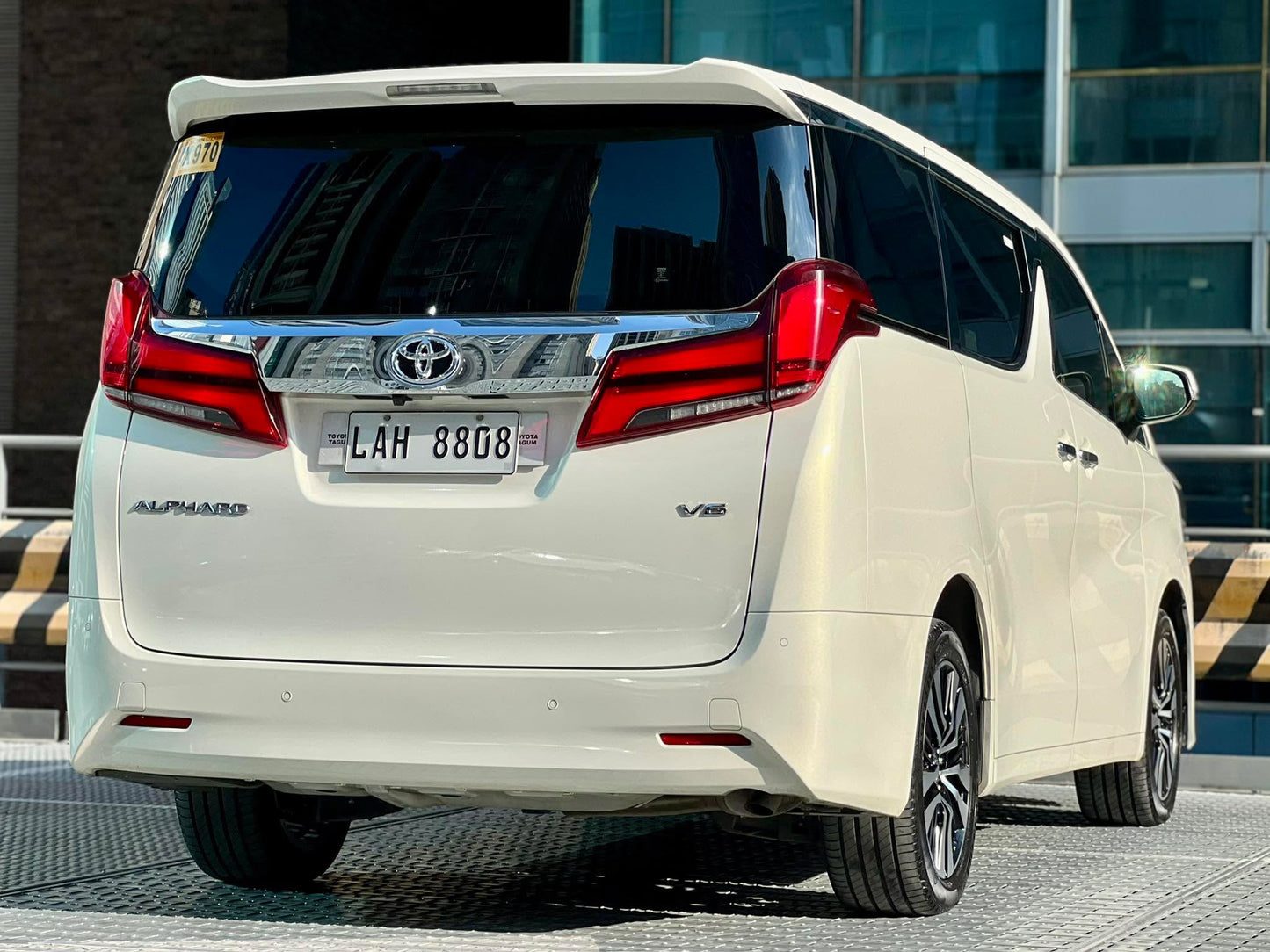 2020 Toyota Alphard 3.5, Automatic, Gas