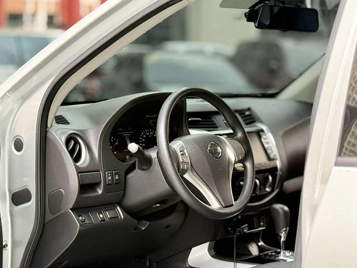 2020 Nissan Terra VE 4x2 2.5, Automatic, Diesel