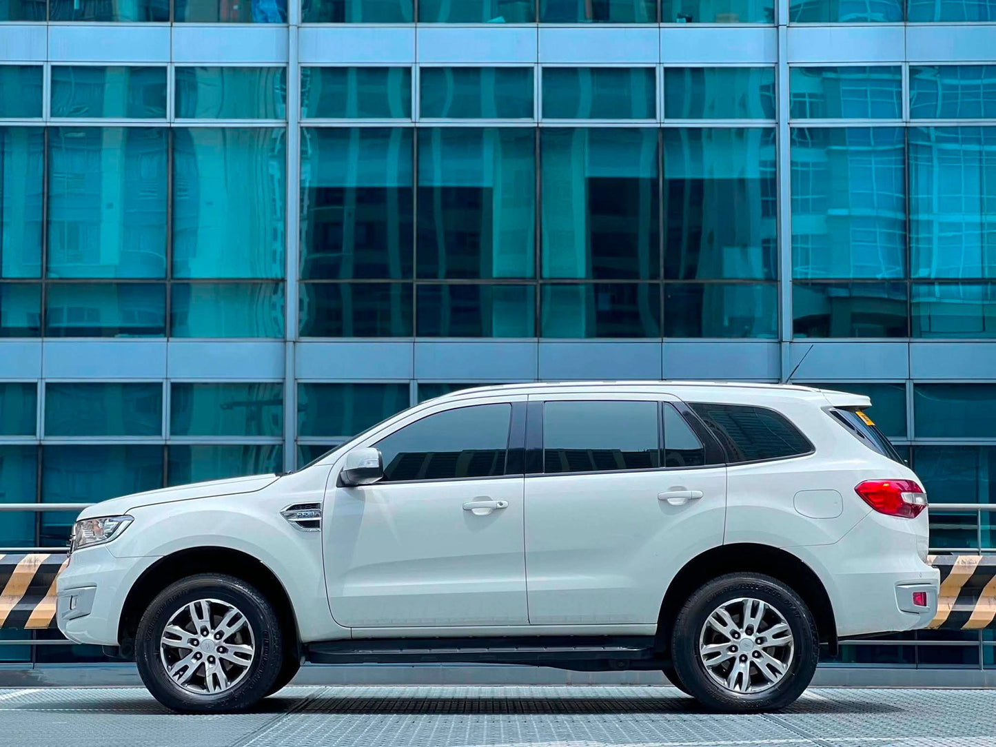 2016 Ford Everest Trend 2.2 4x2, Automatic, Diesel
