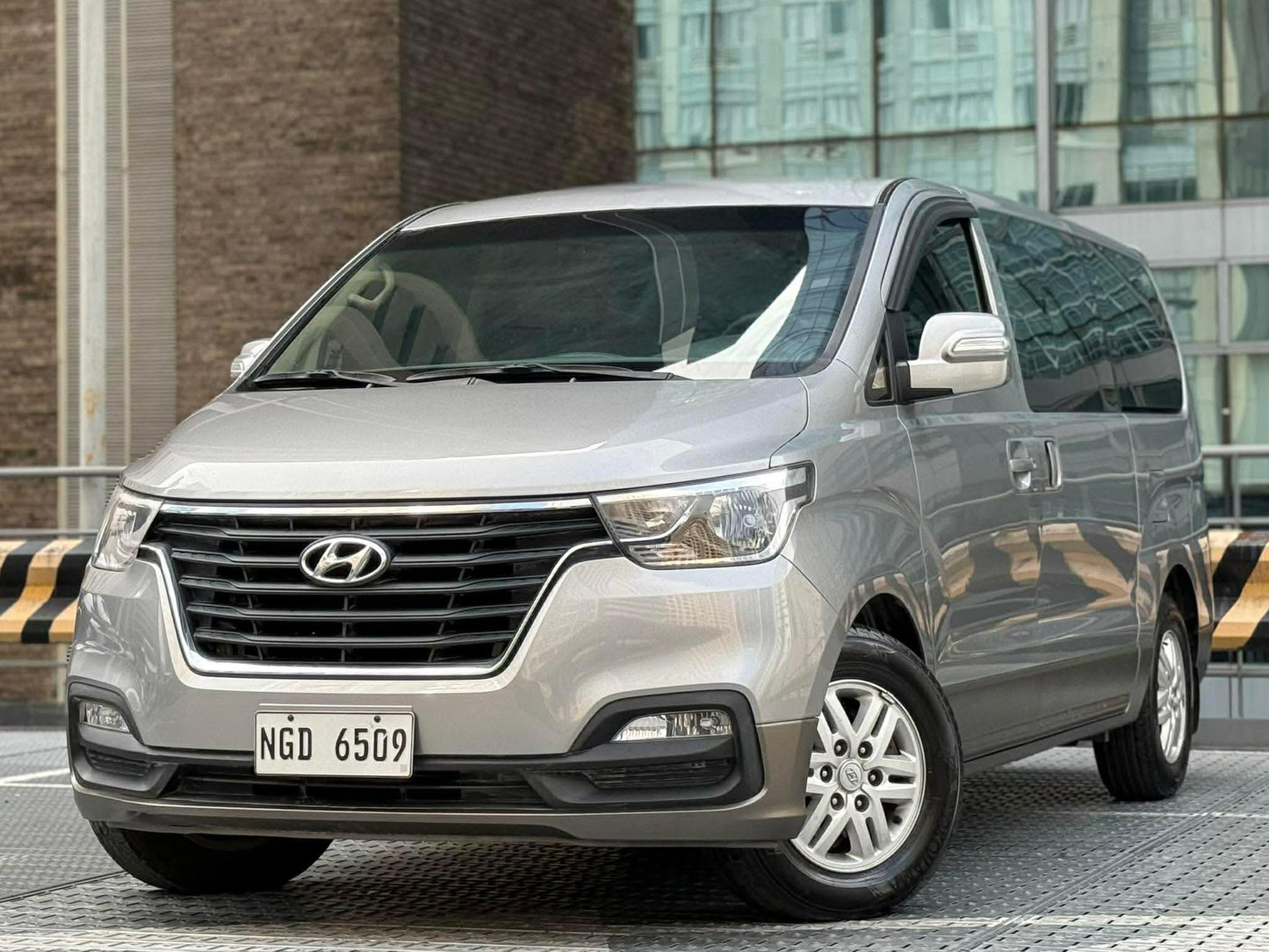 2020 Hyundai Grand Starex 2.5 Gold, Automatic, Diesel