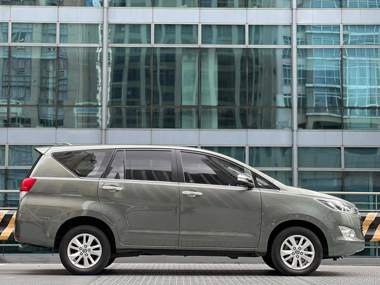 2017 Toyota Innova 2.8 V, Automatic, Diesel