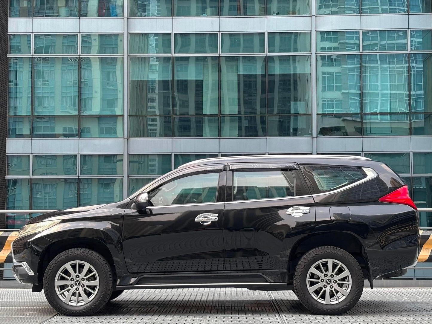 2016 Mitsubishi Montero 2.5 GLS Premium, Automatic, Diesel