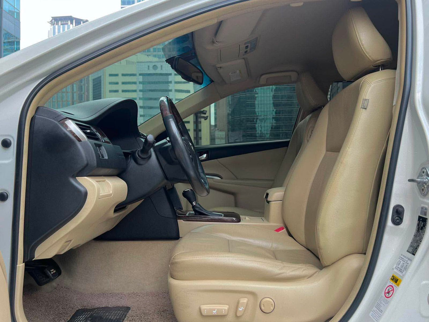 2017 Toyota Camry 2.5 V, Automatic, Gas