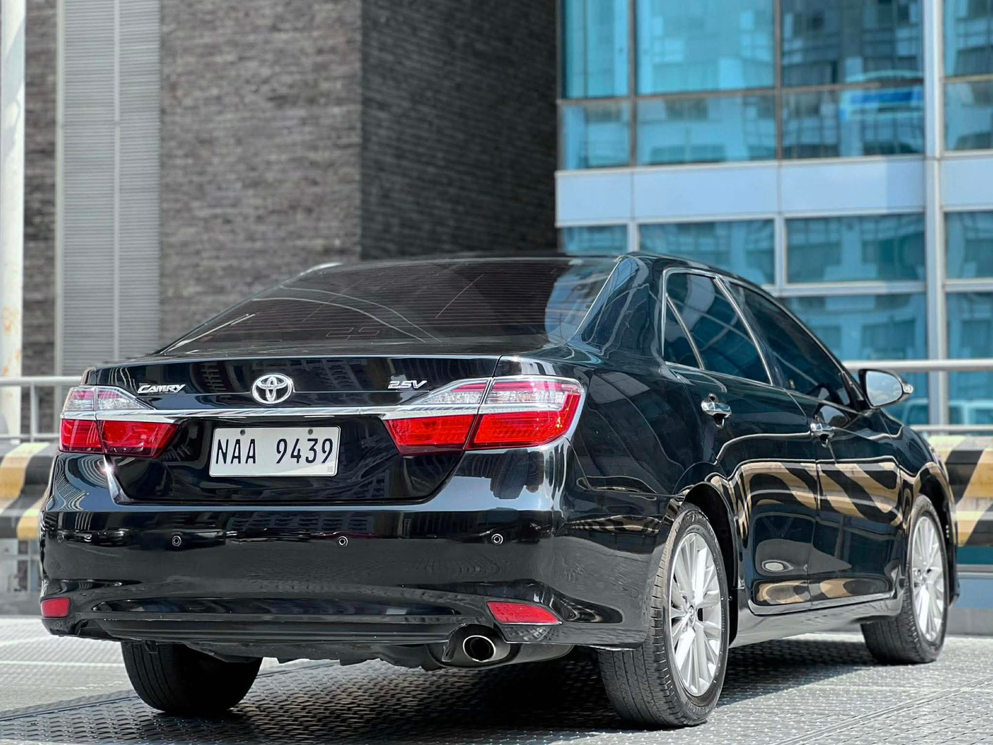 2018 Toyota Camry 2.5 V, Automatic, Gas