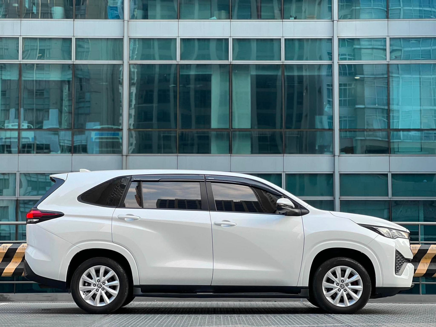 2024 Toyota Innova Zenix 2.0 V, Automatic, Gas