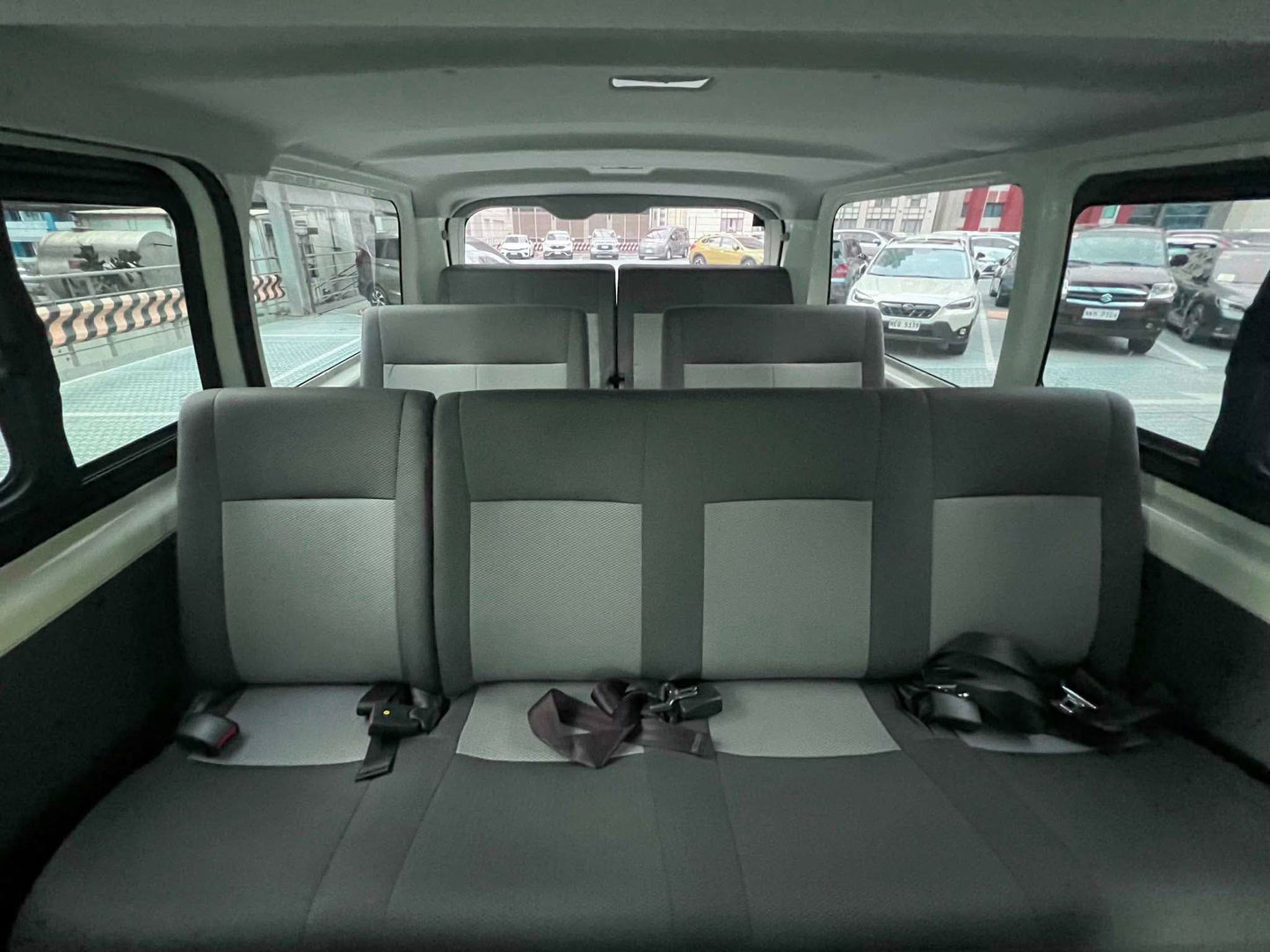 2024 Toyota HiAce Commuter Deluxe 2.8, Manual, Diesel