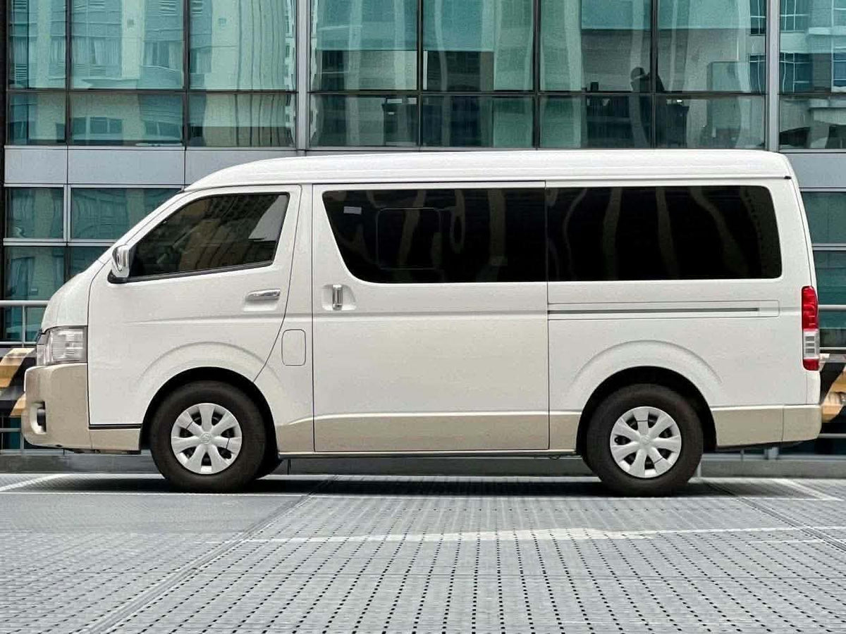 2018 Toyota Hiace Super Grandia 3.0, Automatic, Gas