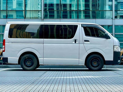 2023 Hiace Commuter 3.0 Decontent, Manual, Diesel