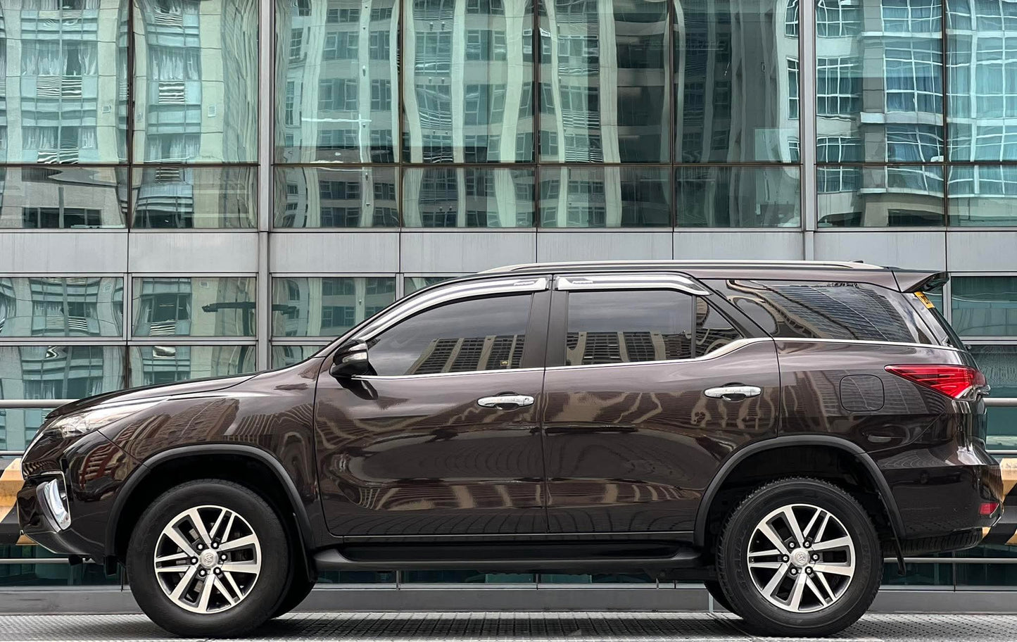 2017 Toyota Fortuner V 4x2, Automatic, Diesel