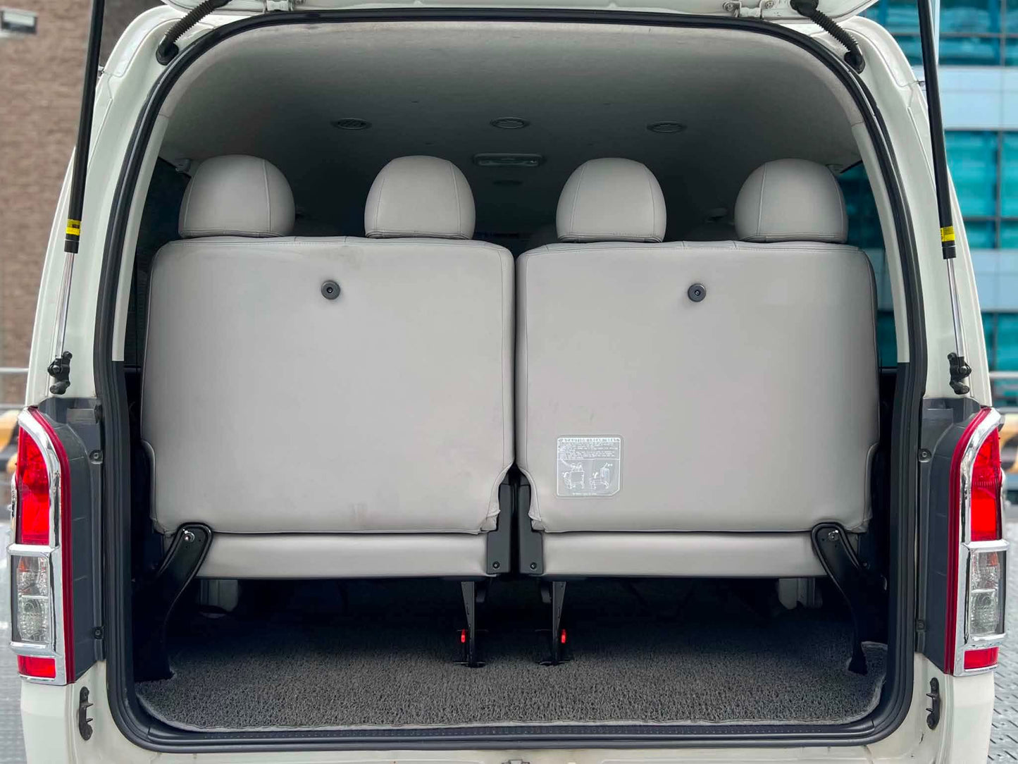2018 Toyota Hiace Super Grandia 3.0, Automatic, Diesel