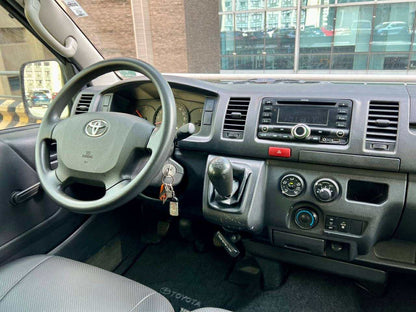 2017 Toyota Commuter 3.0, Manual, Diesel