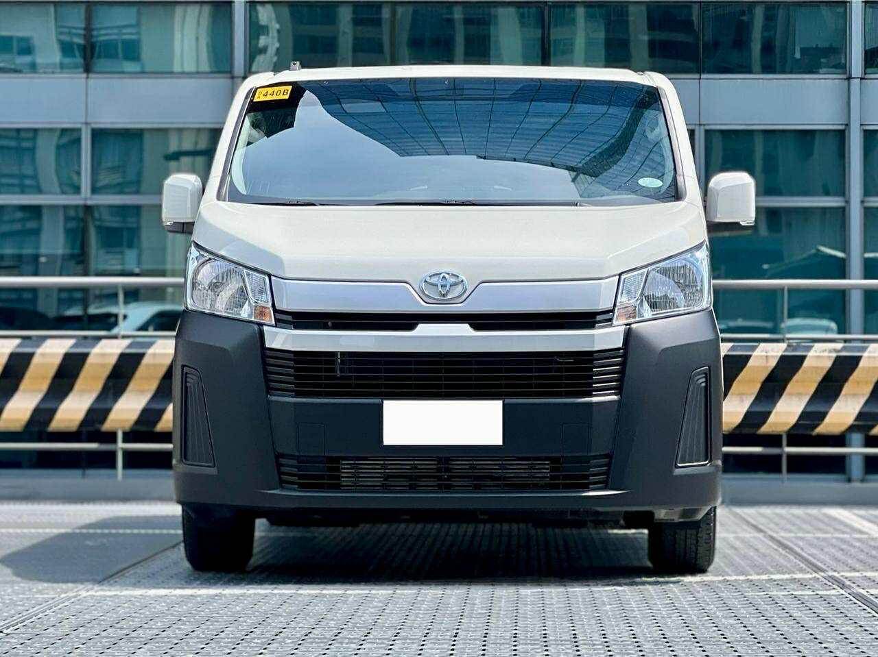 2025 Toyota Commuter 2.8 Deluxe, Manual, Diesel