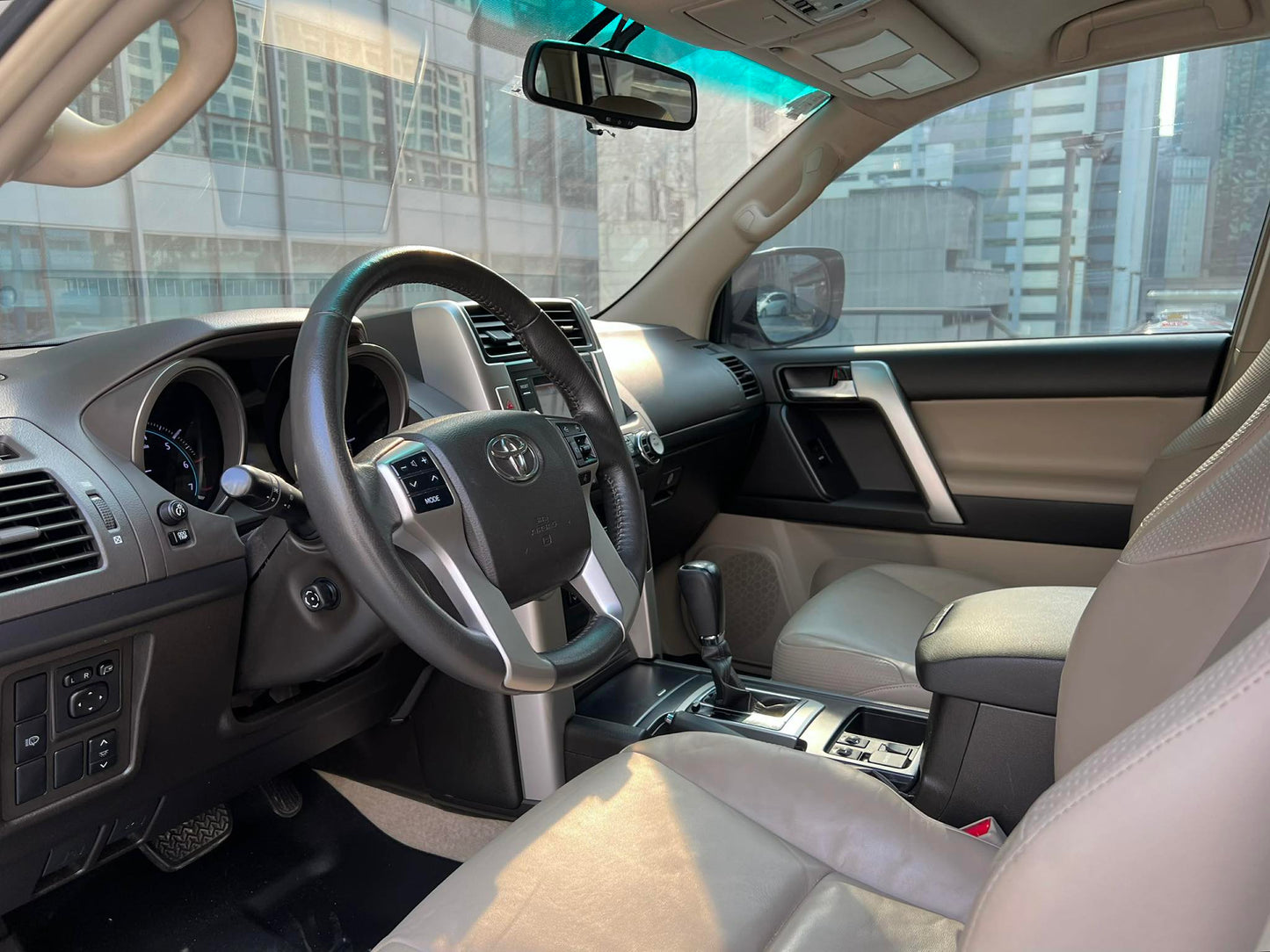 2011 Toyota Land Cruiser Prado VX 4X4, Automatic, Gas