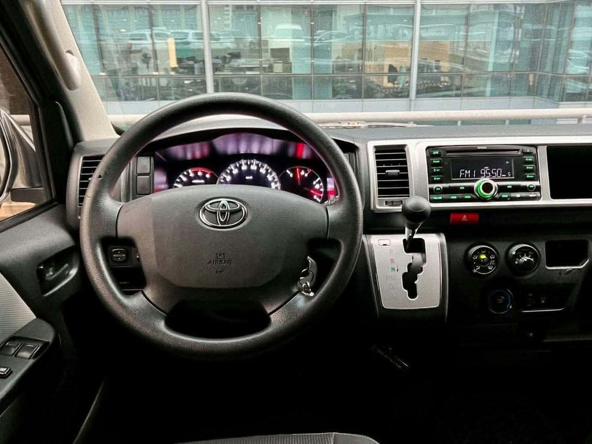 2018 Toyota Hiace Super Grandia 3.0, Automatic, Gas