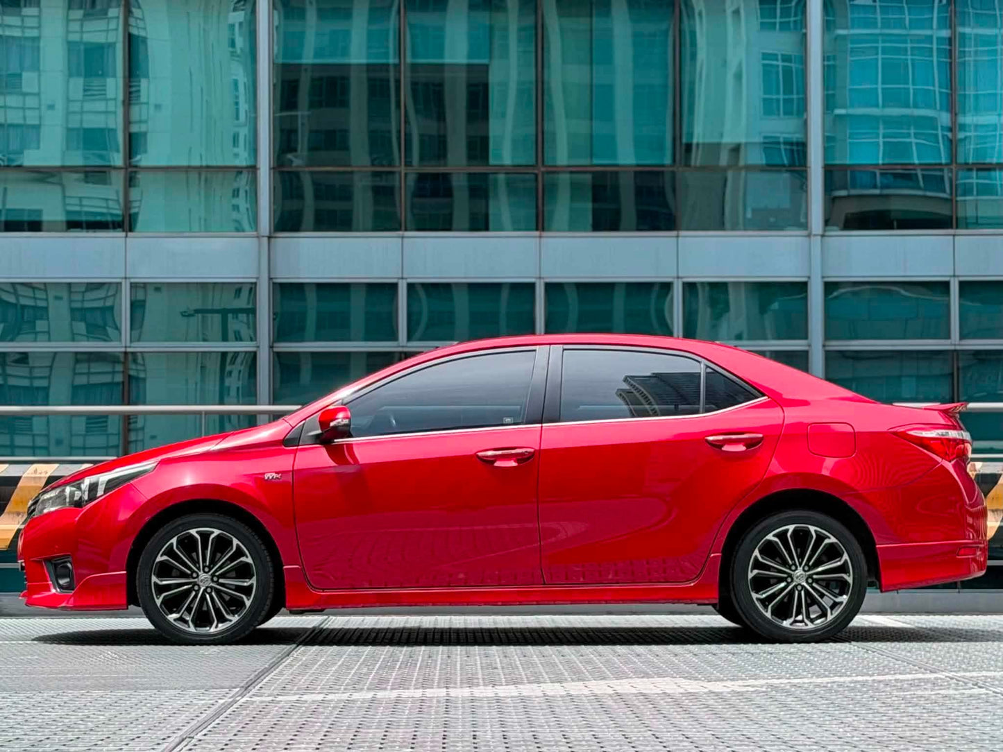 2015 Toyota Corolla Altis 2.0V, Automatic, Gas