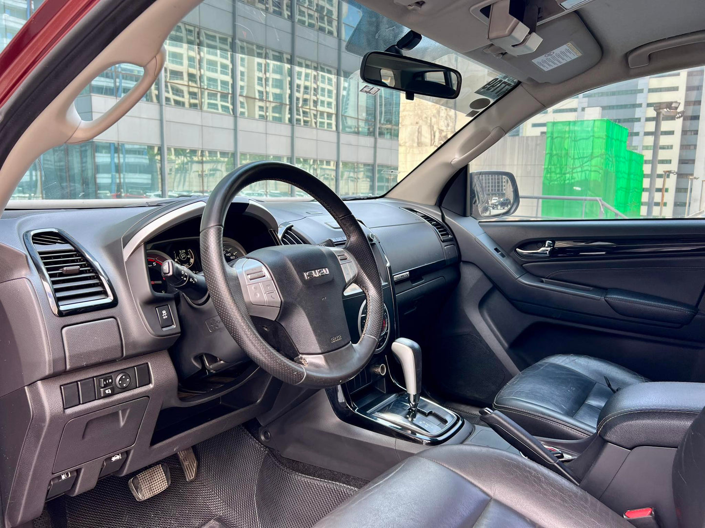 2017 Izuzu MUX LSA 4x2 2.5, Automatic, Diesel