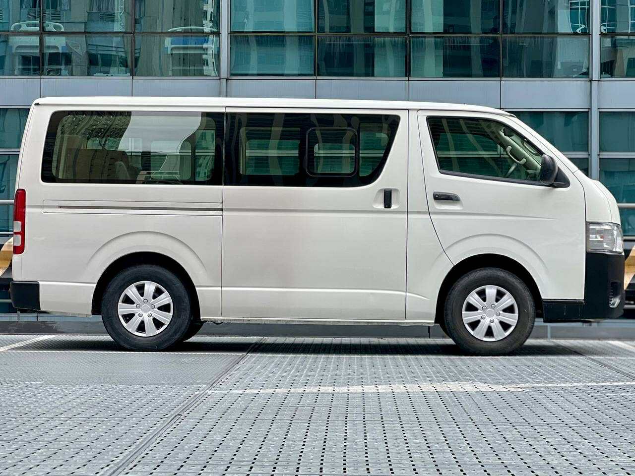 2017 Toyota Commuter 3.0, Manual, Diesel