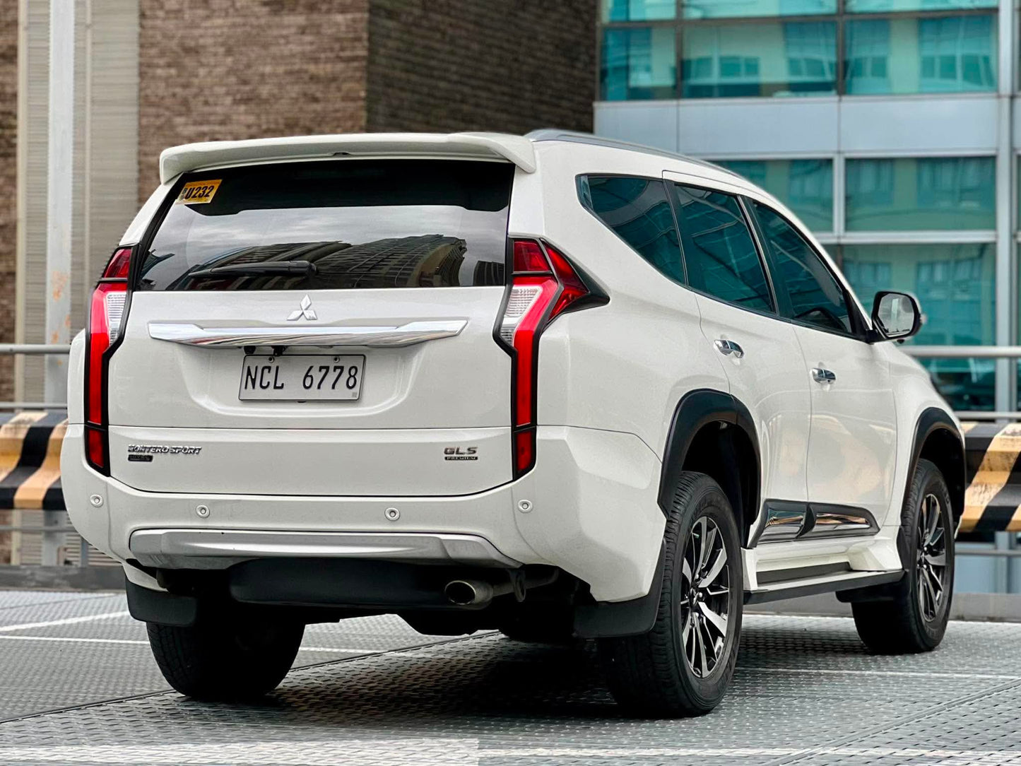 2017 Mitsubishi Montero GLS Premium 2.5, Automatic, Diesel