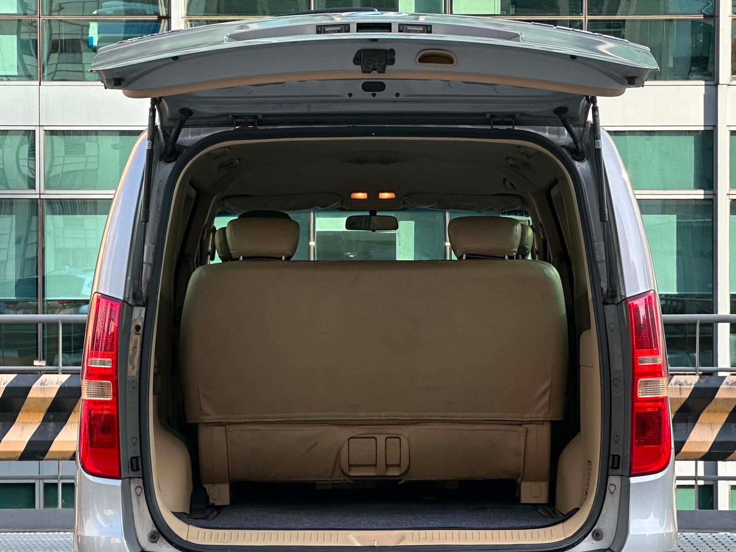 2015 Hyundai Grand Starex GL 2.5, Automatic, Diesel