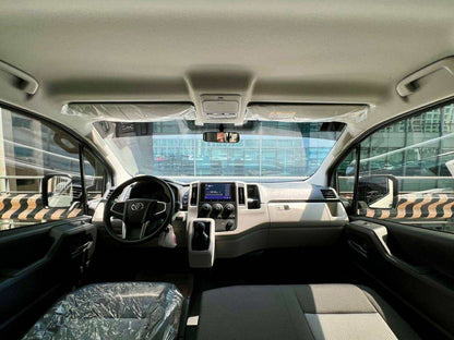 2025 Toyota Commuter 2.8 Deluxe, Manual, Diesel