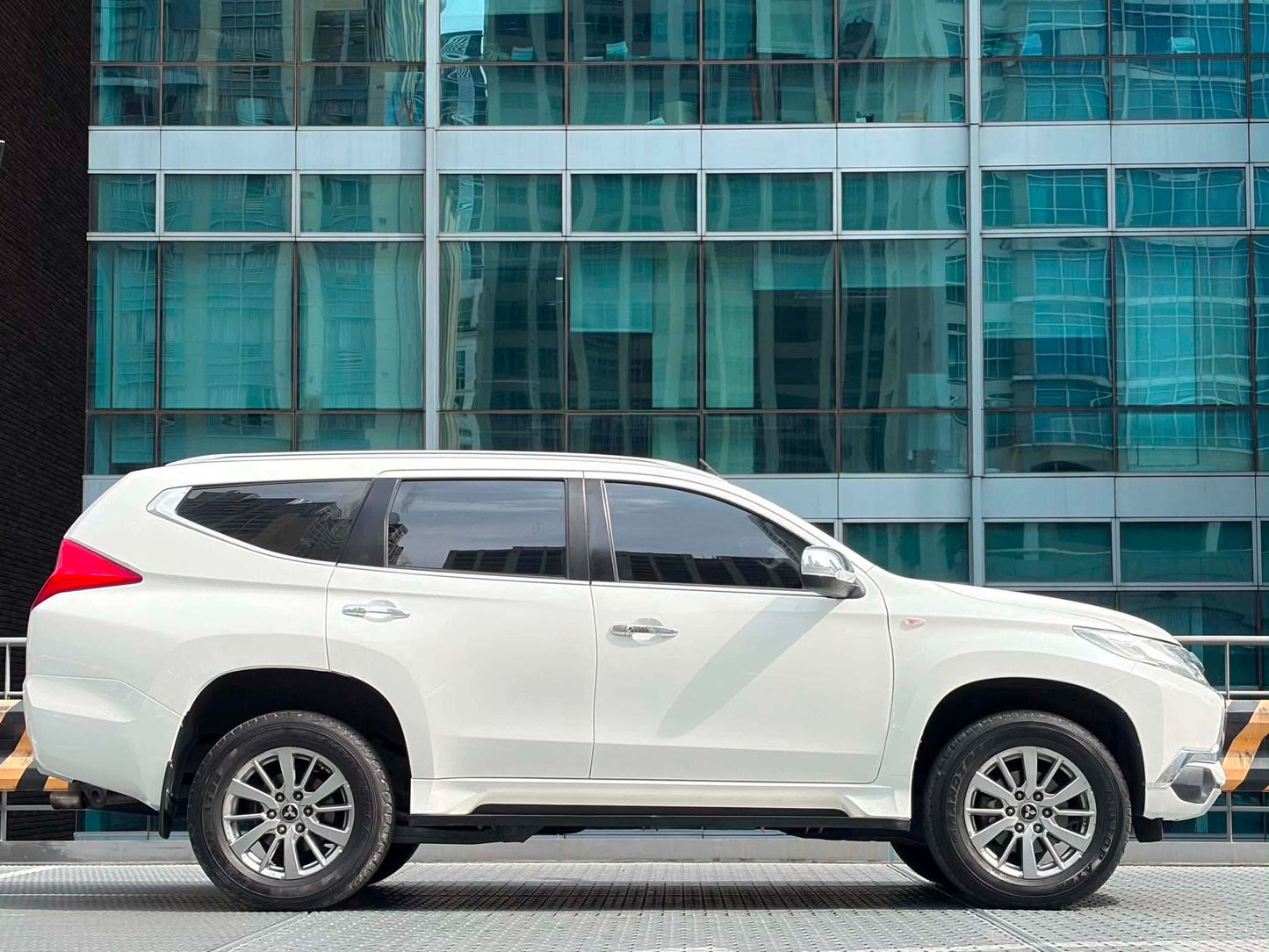 2017 Mitsubishi Montero GLS, Automatic, Diesel