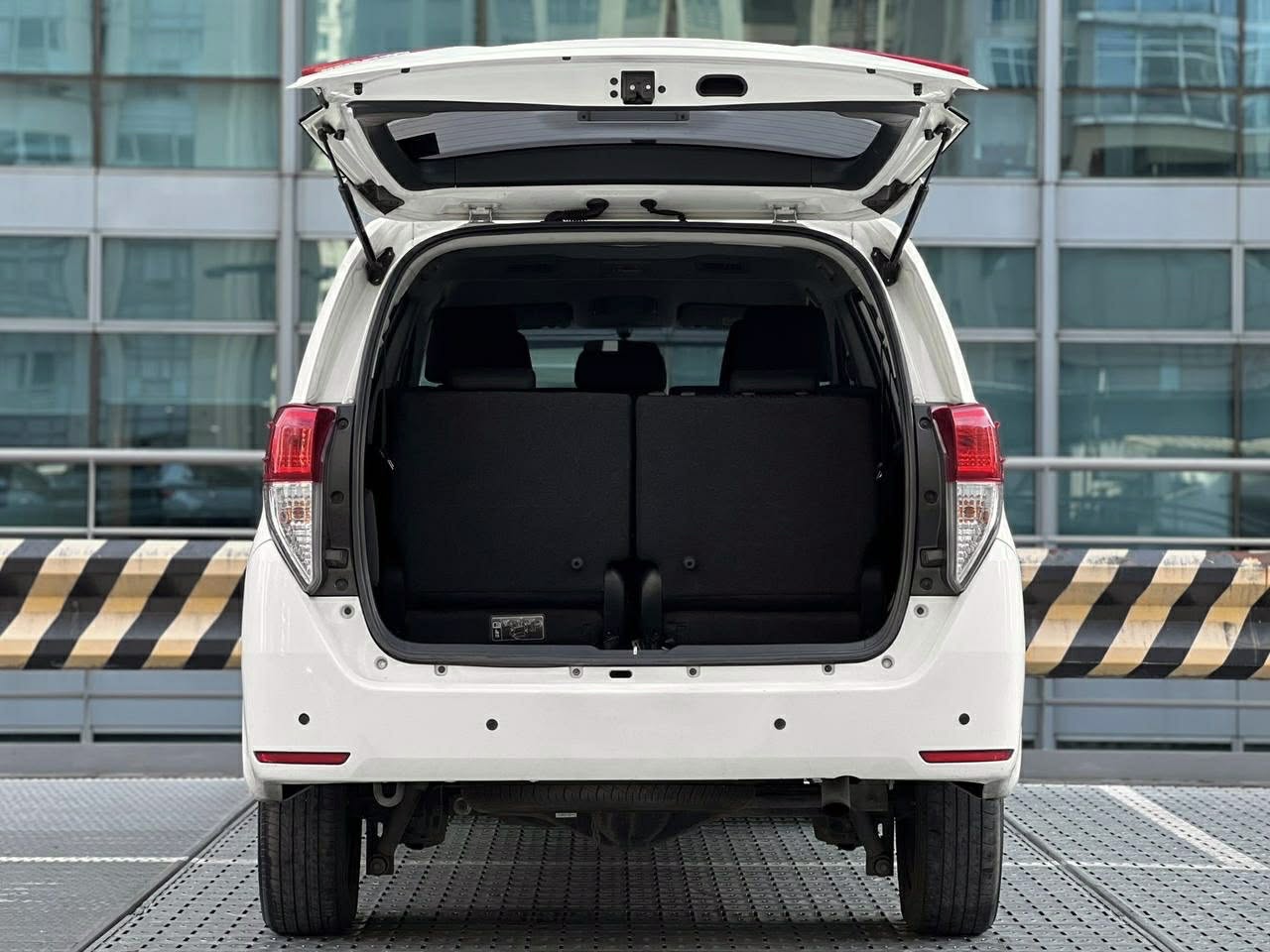 2022 Toyota Innova 2.8 J, Manual, Diesel