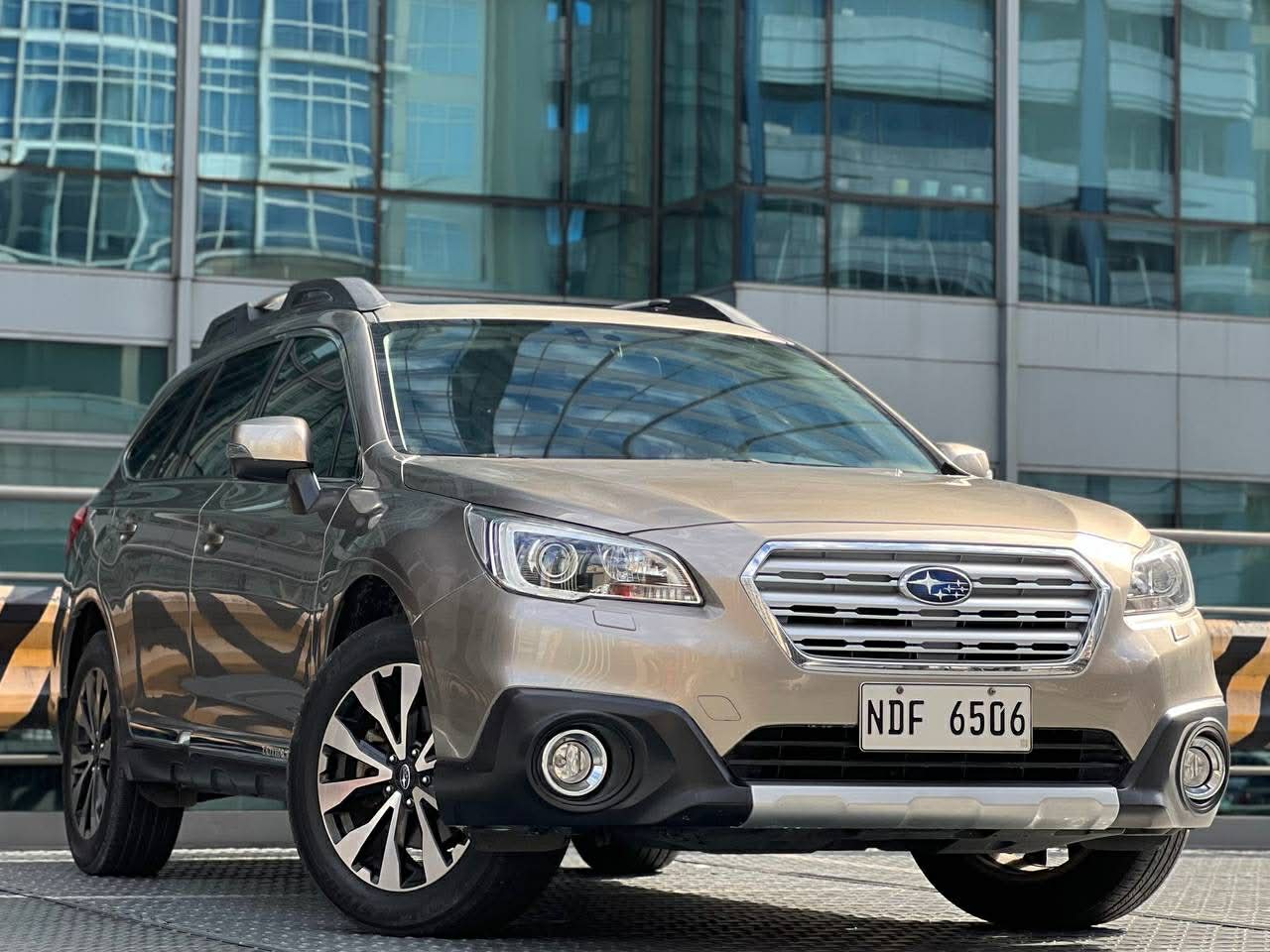 2015 Subaru Outback 3.6 RS, Automatic, Gas