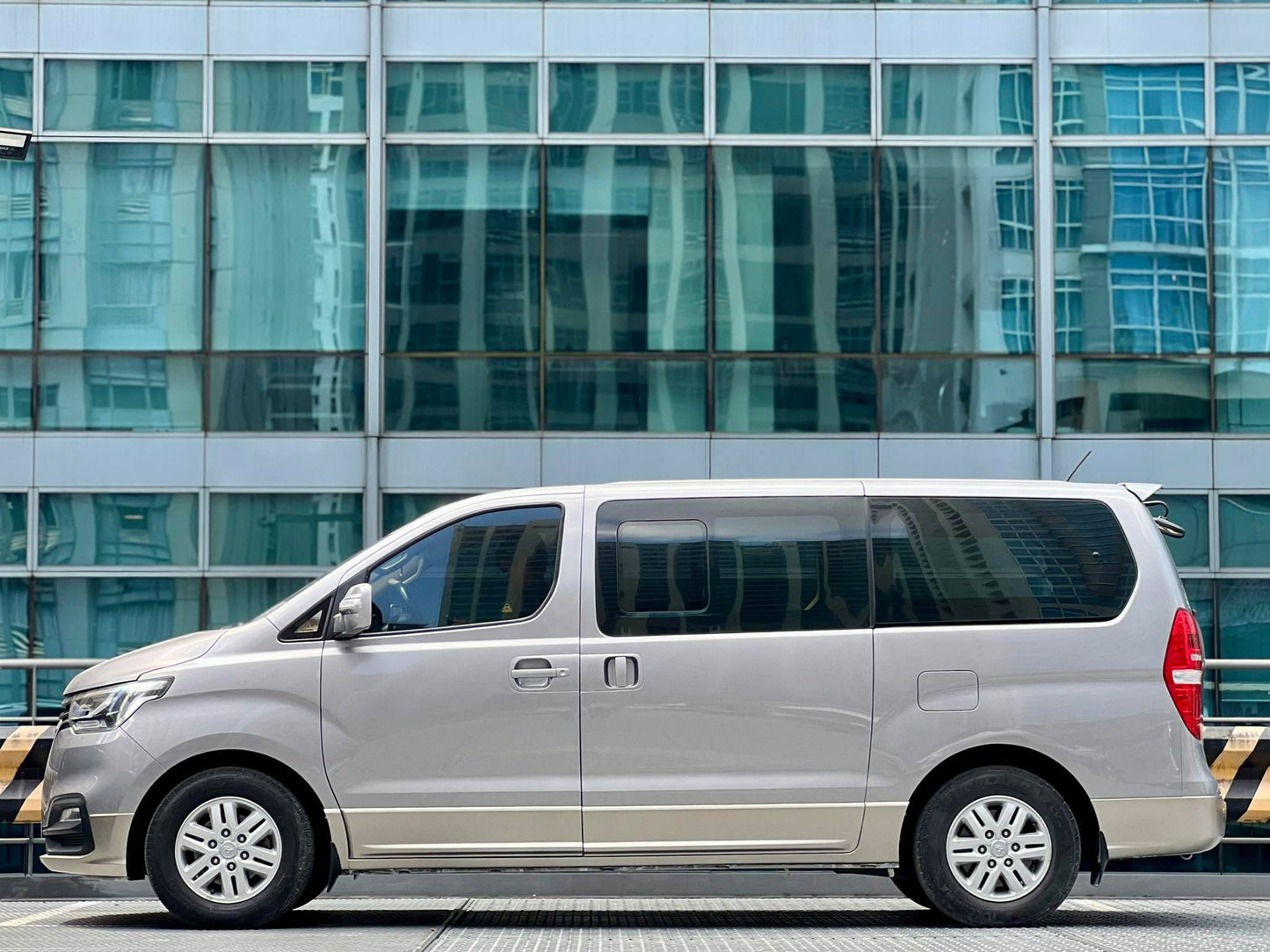2019 Hyundai Grand Starex Platinum 2.5, Automatic, Diesel