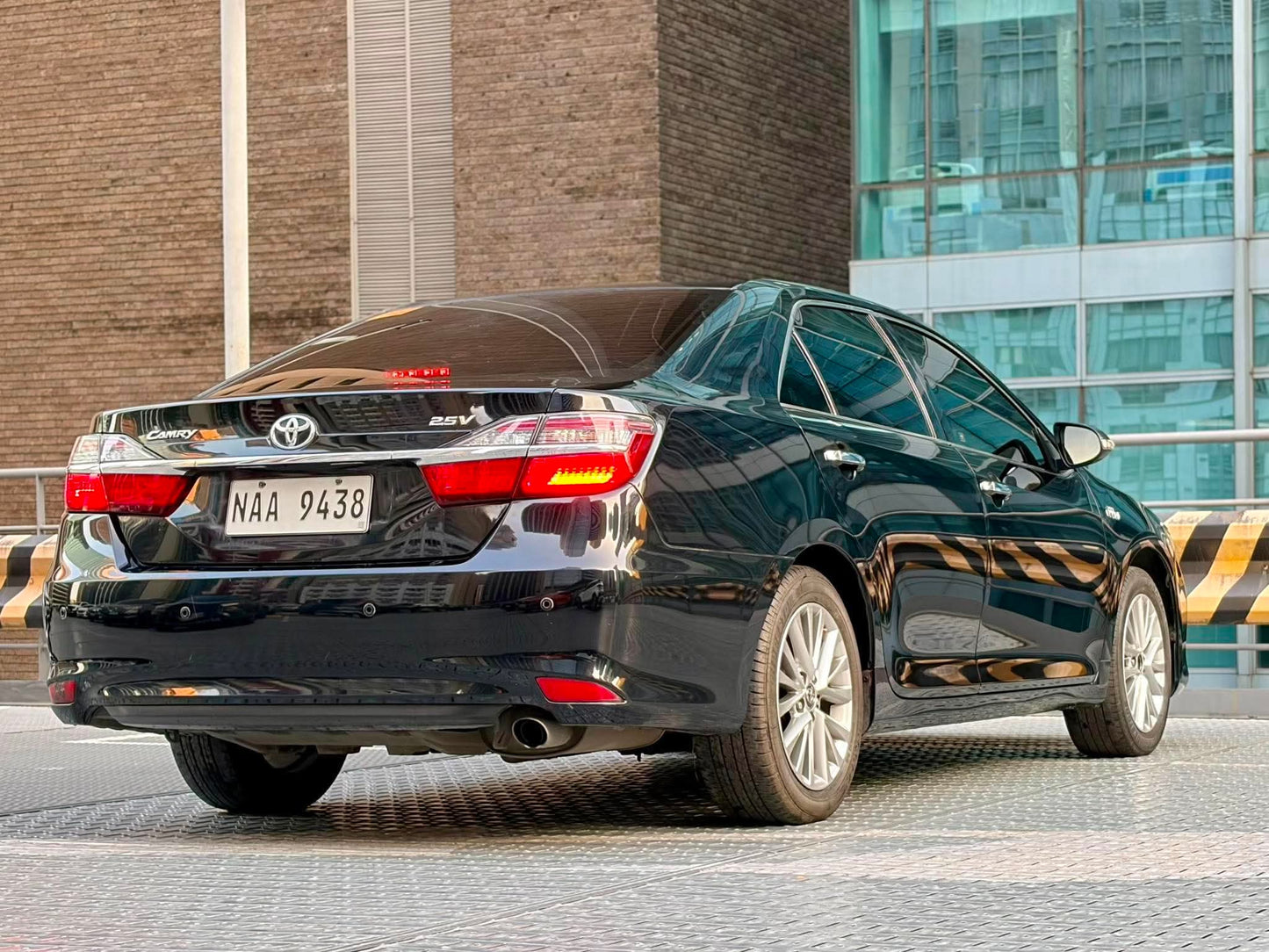 2018 Toyota Camry 2.5 V, Automatic, Gas