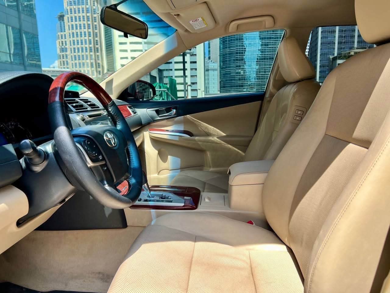 2014 Toyota Camry 2.4 V, Automatic, Gas