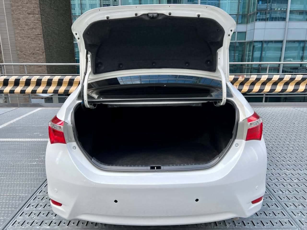 2014 Toyota Corolla Altis 1.6 V, Automatic, Gas