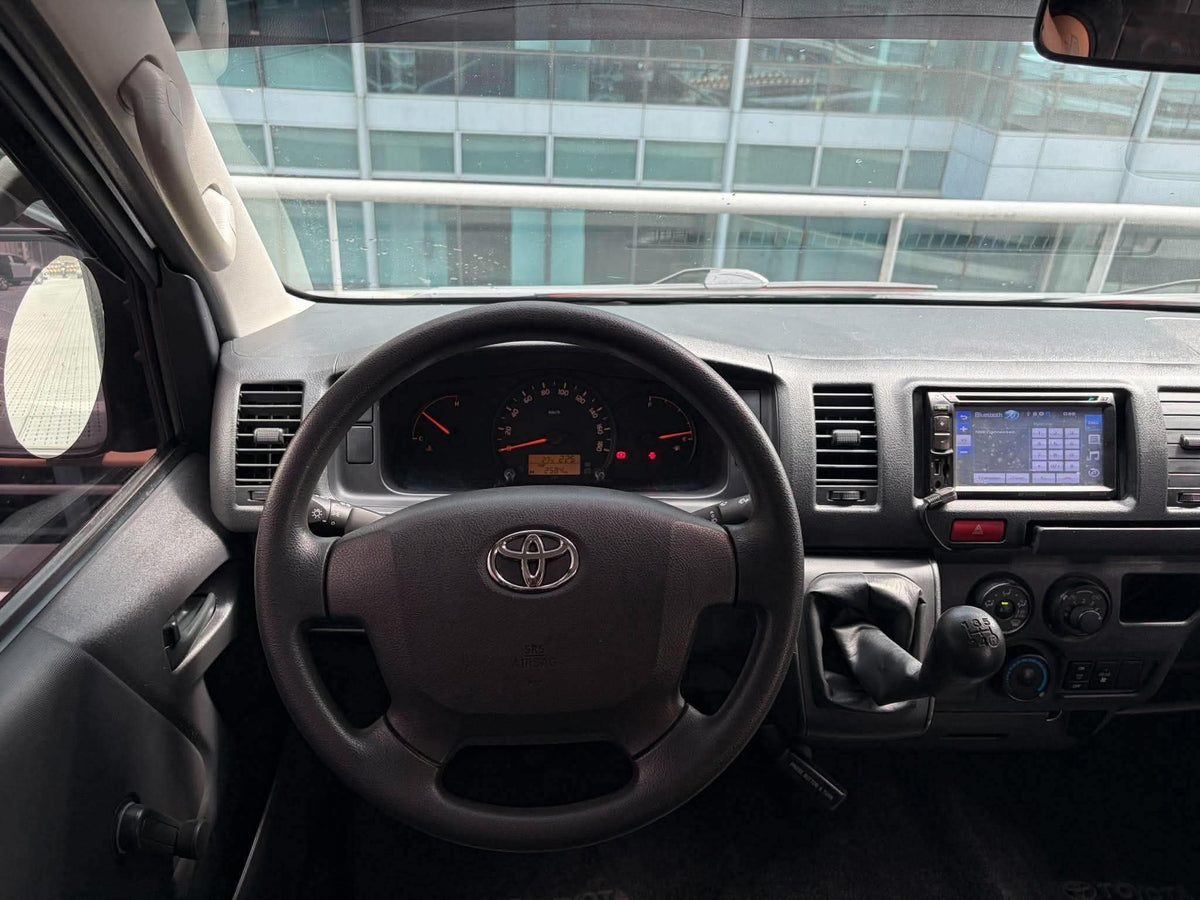 2014 Toyota Hiace Commuter 2.5, Manual, Diesel