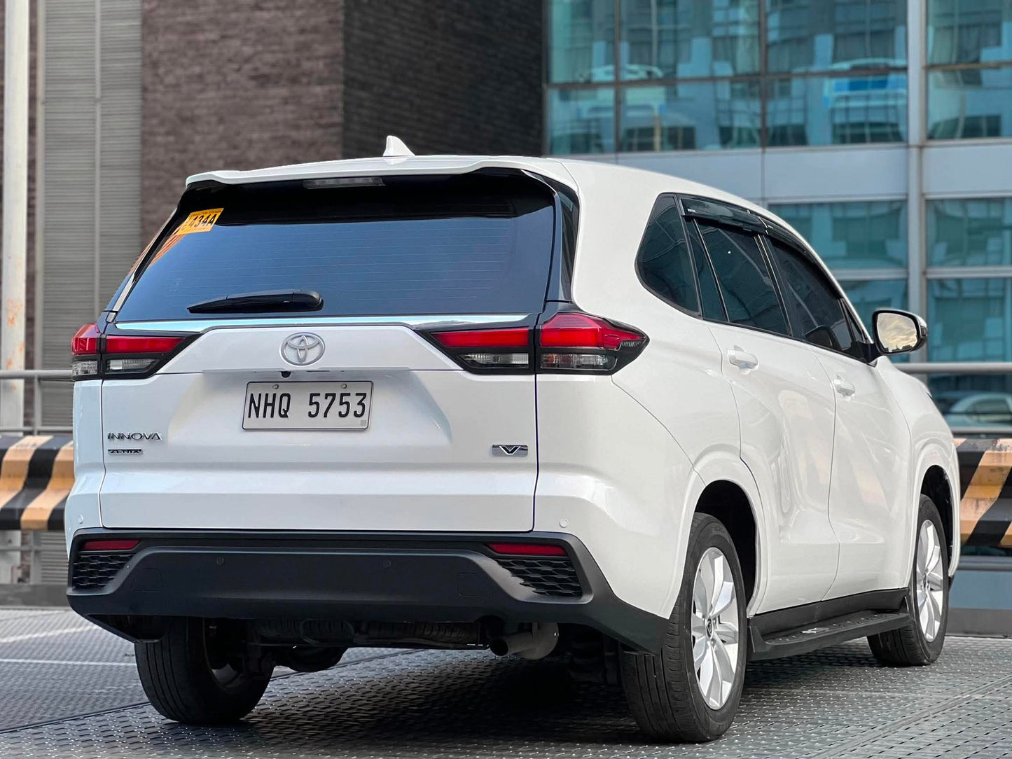 2024 Toyota Innova Zenix 2.0 V, Automatic, Gas