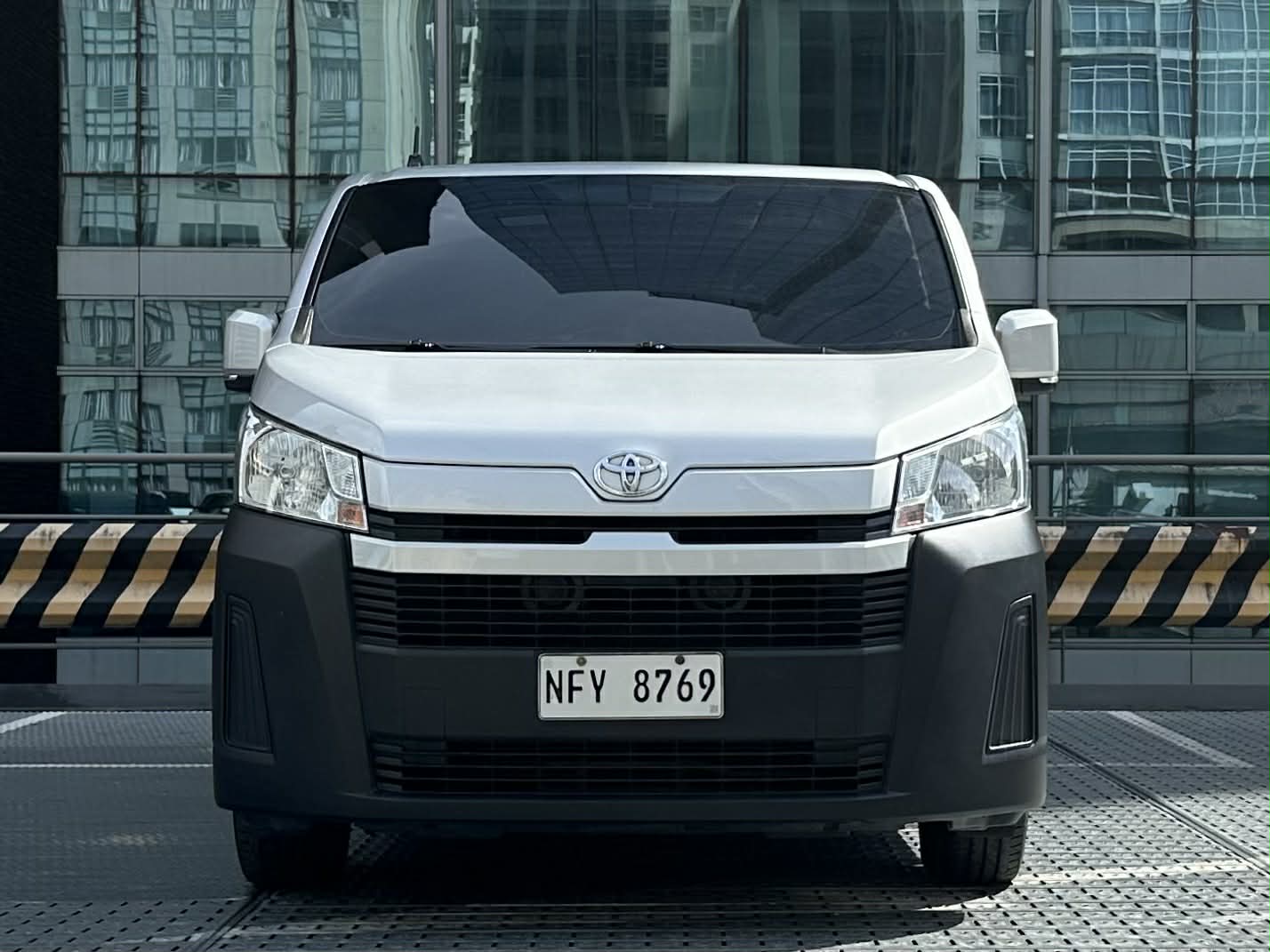 2020 Toyota Hi Ace 2.8, Commuter Deluxe, Manual, Diesel