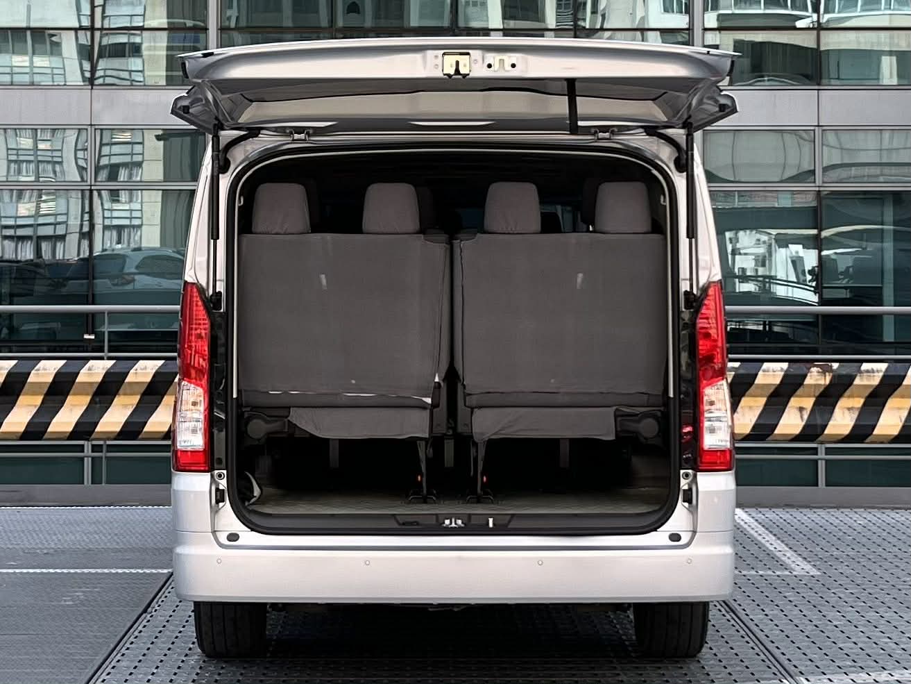 2021 Toyota Hiace Gl Grandia 2.8, Manual, Diesel