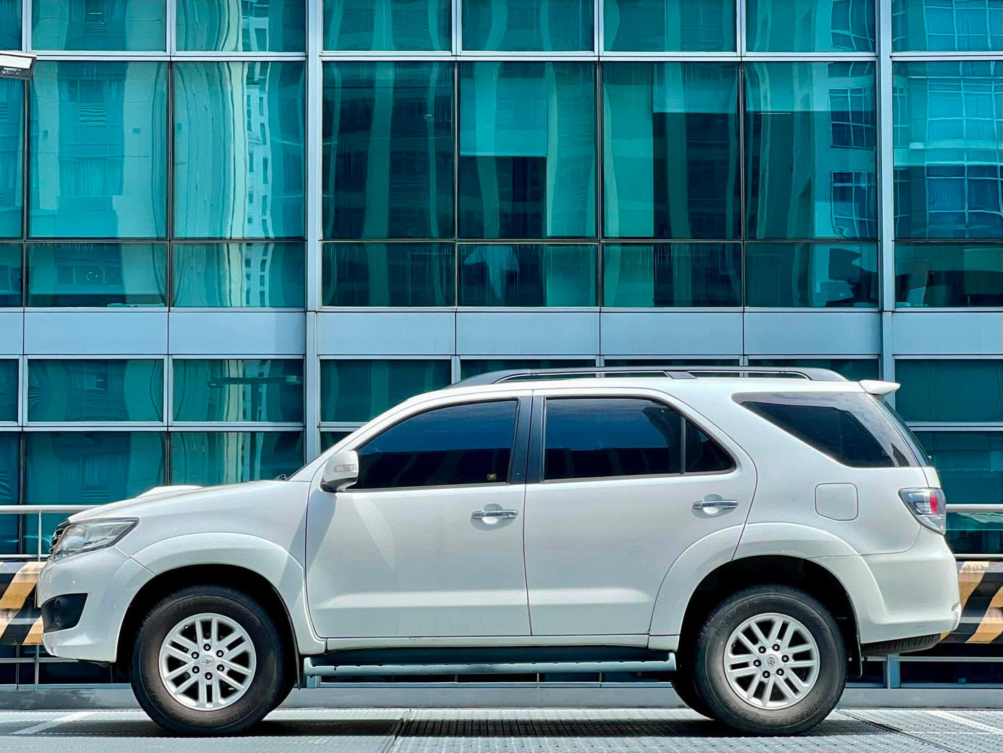 2014 Toyota Fortuner V 4x2 2.5, Automatic, Diesel
